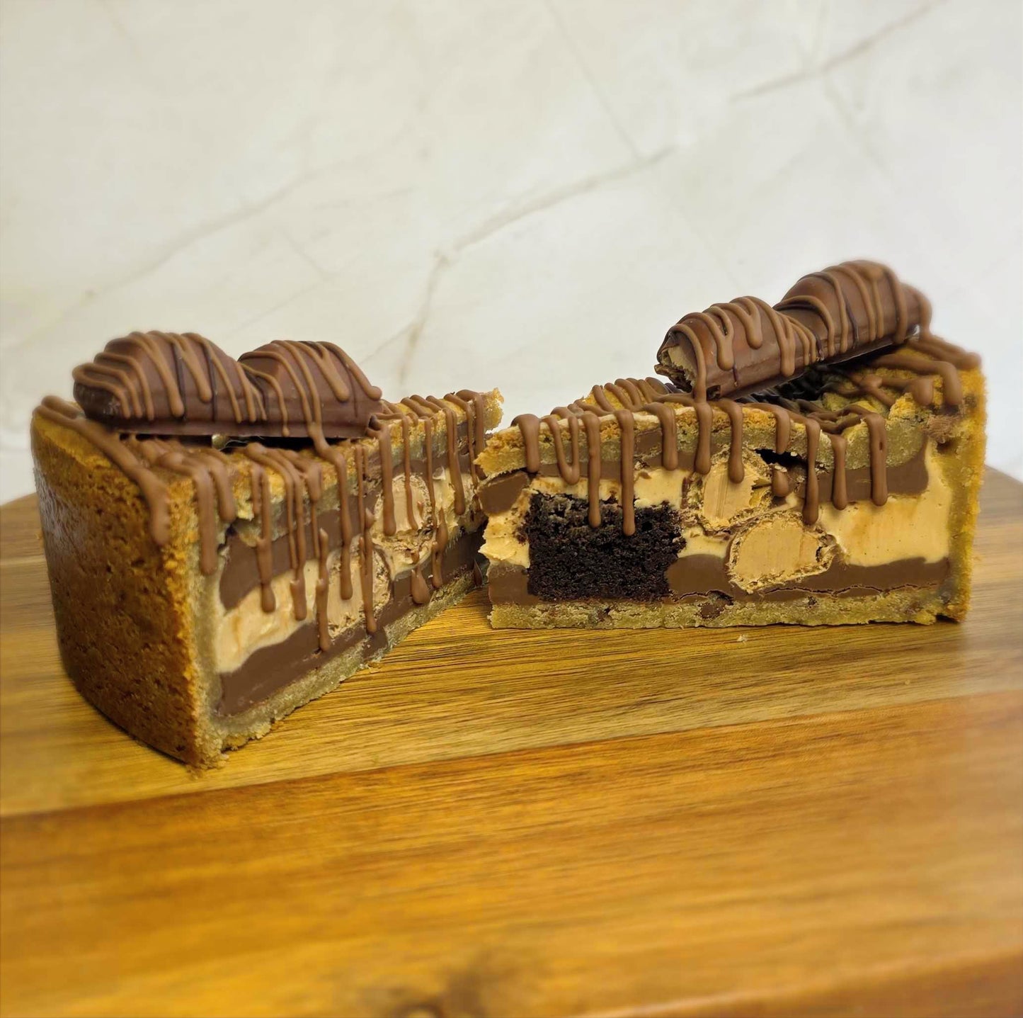 Kinder Bueno Cookie Pie (8" whole)