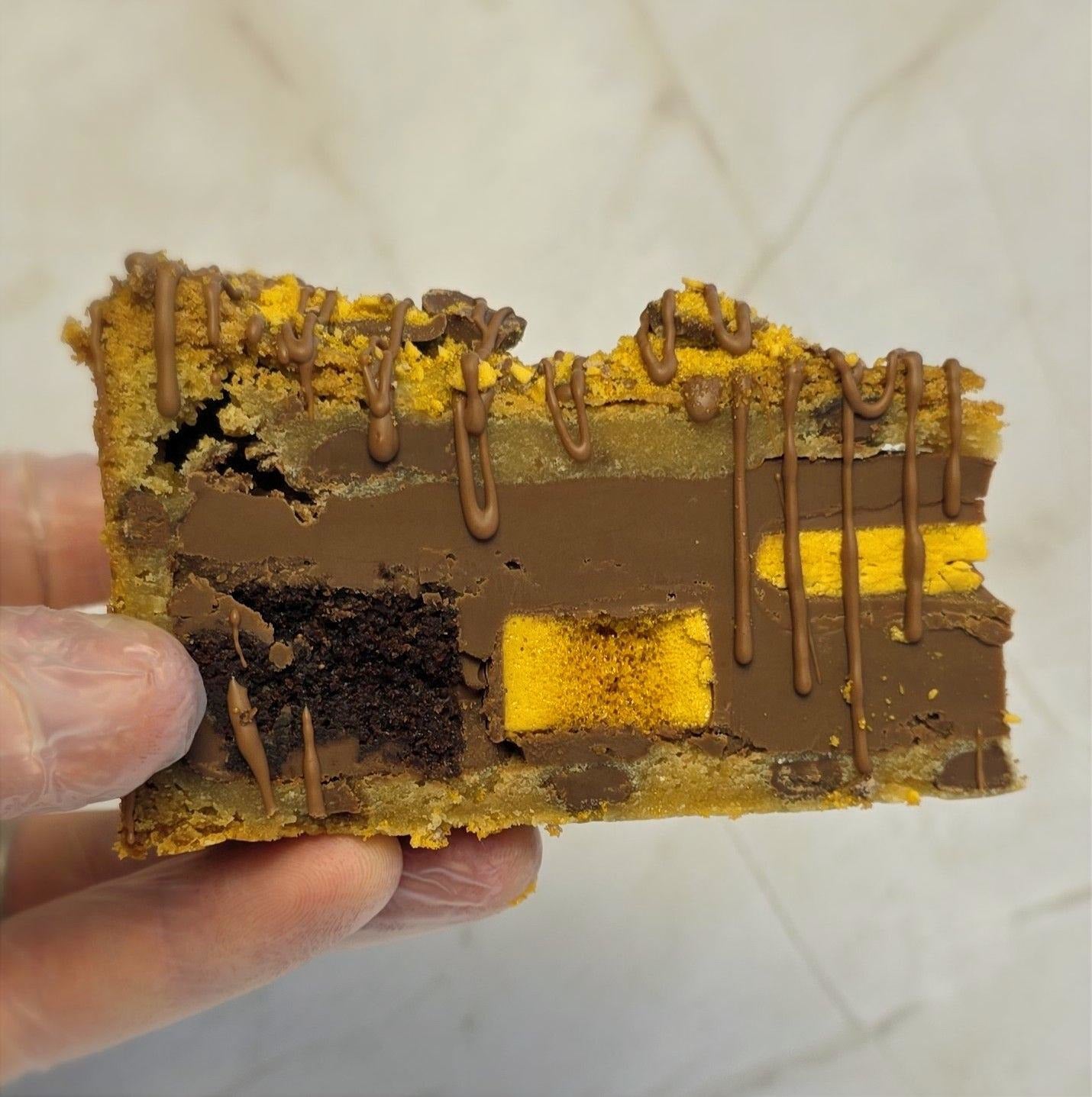 Cadbury's Crunchie Cookie Pie (8" whole)