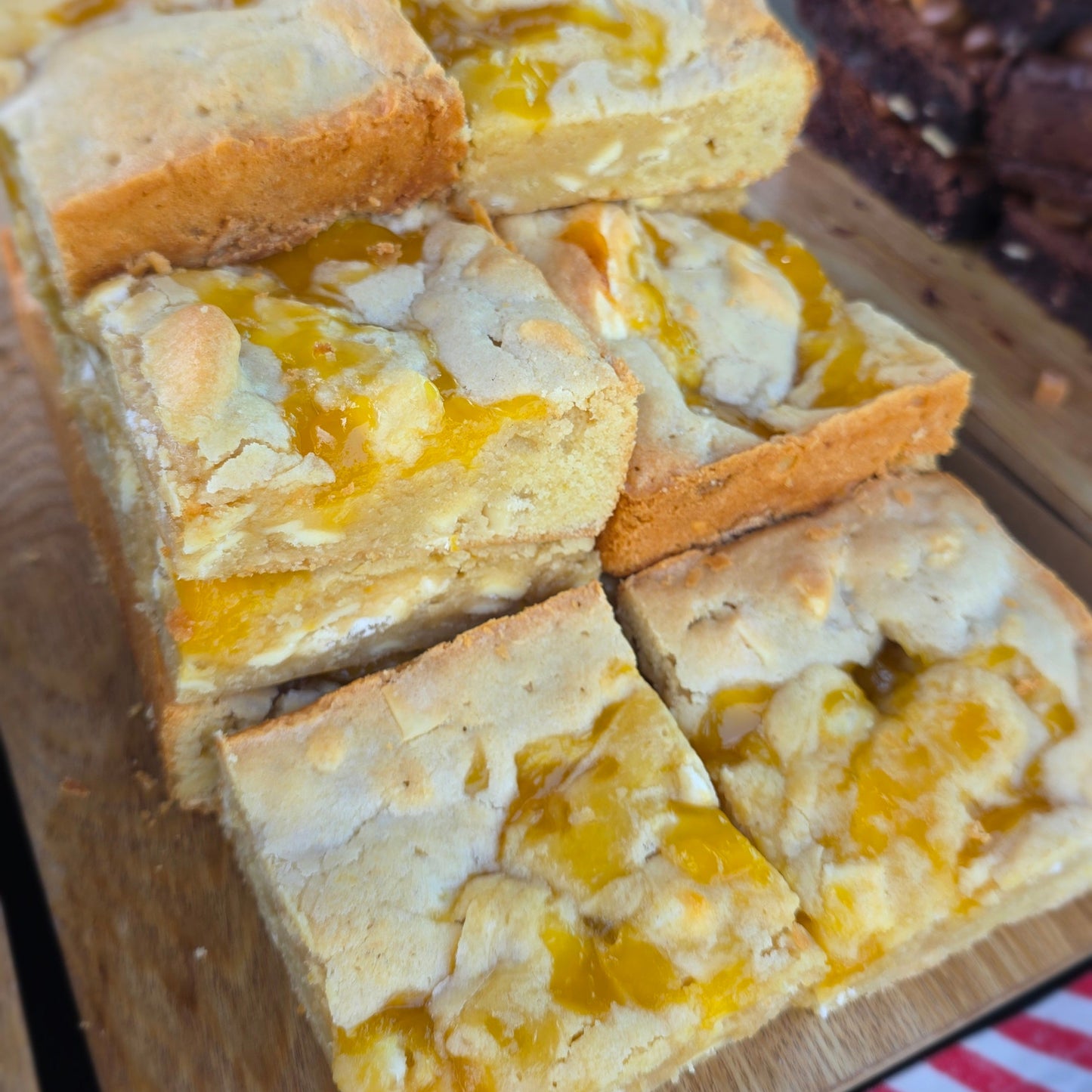 Lemon meringue blondies