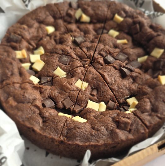 Deep pan cookie - triple chocolate